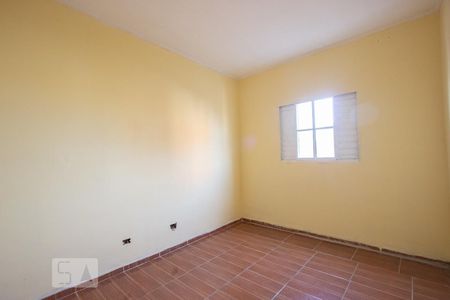 Quarto 1 de apartamento para alugar com 2 quartos, 75m² em Vila Santa Terezinha, Carapicuíba