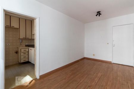 Sala de apartamento para alugar com 1 quarto, 43m² em Vila Uberabinha, São Paulo