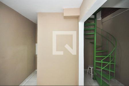 Sala 1 de casa para alugar com 1 quarto, 60m² em Jardim Wanda, Taboão da Serra