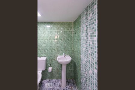 Banheiro de kitnet/studio para alugar com 1 quarto, 55m² em São Cristóvão, Rio de Janeiro