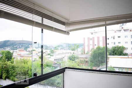 Sala de Estar de apartamento à venda com 1 quarto, 60m² em Santo Antônio, Porto Alegre