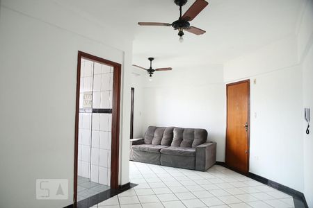 Sala de apartamento para alugar com 2 quartos, 118m² em Guilhermina, Praia Grande