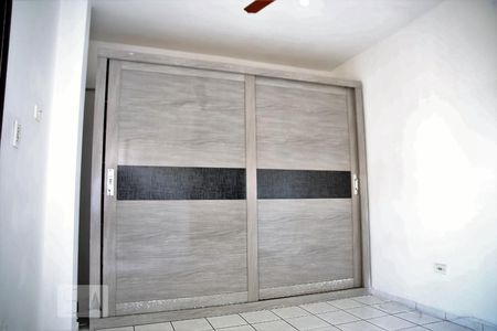 Quarto de apartamento para alugar com 2 quartos, 118m² em Guilhermina, Praia Grande