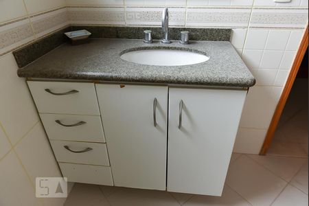 Apartamento para alugar com 150m², 4 quartos e 2 vagas Apartamento para alugar com 150m², 4 quartos e 2 vagasdetalhe banheiro