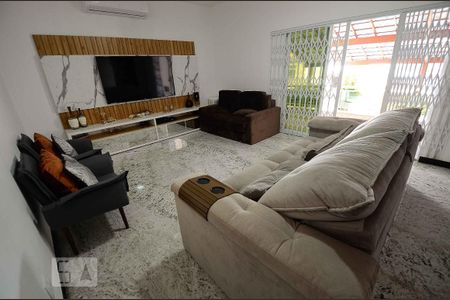 Sala de casa para alugar com 4 quartos, 500m² em Jardim Guanabara, Rio de Janeiro