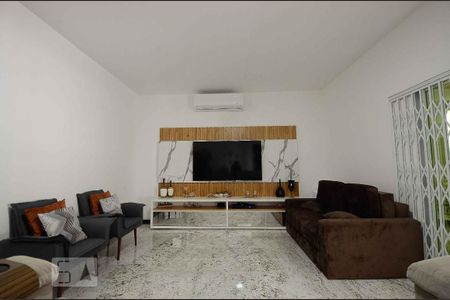 Sala de casa para alugar com 4 quartos, 500m² em Jardim Guanabara, Rio de Janeiro