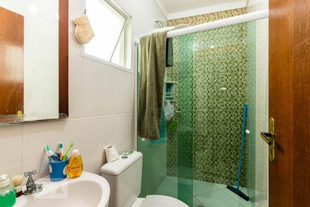 Banheiro suíte 1 de casa à venda com 3 quartos, 180m² em Parque das Paineiras, São Paulo