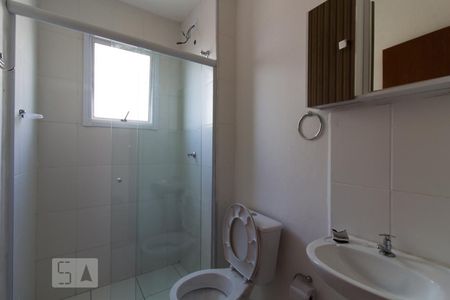 Banheiro de apartamento para alugar com 1 quarto, 43m² em Vila Helena, Sorocaba