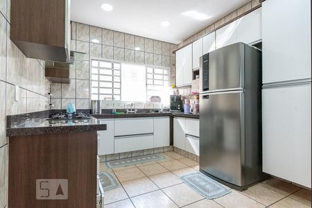 Casa à venda com 240m², 4 quartos e 3 vagas Casa à venda com 240m², 4 quartos e 3 vagasCozinha