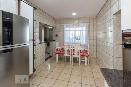 Casa à venda com 240m², 4 quartos e 3 vagas Casa à venda com 240m², 4 quartos e 3 vagasCozinha