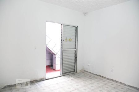 Quarto 2 de casa para alugar com 2 quartos, 55m² em Vila Carmosina, São Paulo