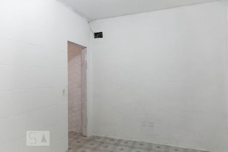 Sala de casa para alugar com 2 quartos, 55m² em Vila Carmosina, São Paulo