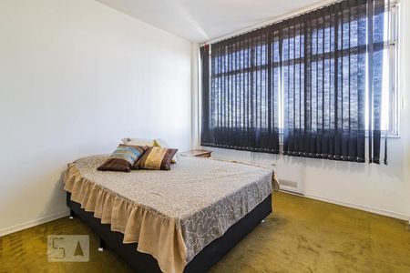 Dormitório de apartamento à venda com 3 quartos, 243m² em Centro Histórico, Porto Alegre