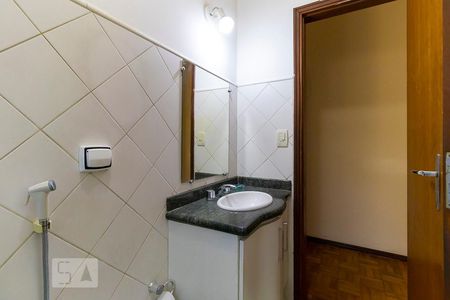 Banheiro da suíte 1 de casa para alugar com 3 quartos, 157m² em Dae, Campinas