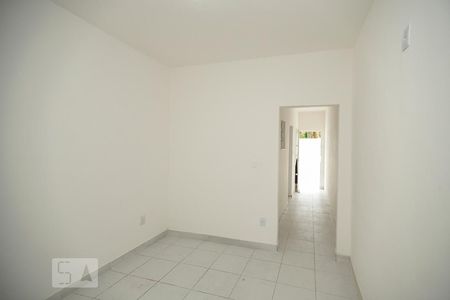 Quarto de casa para alugar com 1 quarto, 80m² em Cascadura, Rio de Janeiro