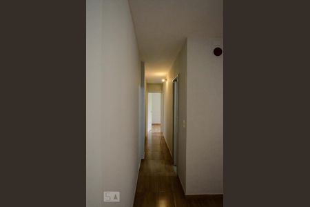 Corredor de apartamento para alugar com 3 quartos, 55m² em Cocotá, Rio de Janeiro