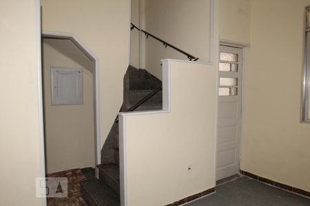 Escada de casa de condomínio para alugar com 2 quartos, 80m² em Engenho Novo, Rio de Janeiro