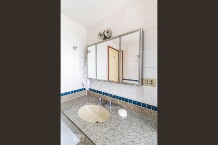 Banheiro de kitnet/studio à venda com 1 quarto, 36m² em Jardim Paulista, São Paulo