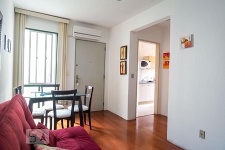 Sala de apartamento à venda com 1 quarto, 64m² em Santo Antônio, Porto Alegre