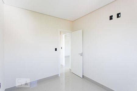 Quarto 1 de apartamento para alugar com 2 quartos, 50m² em Vila Esperança, São Paulo