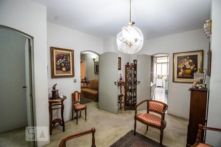 Sala de Estar de apartamento à venda com 4 quartos, 170m² em Cambuí, Campinas