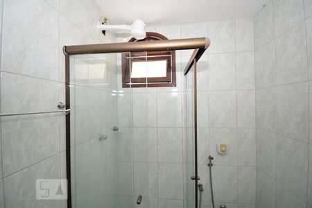 Banheiro do Primeiro Andar de casa para alugar com 2 quartos, 80m² em Jardim Sulacap, Rio de Janeiro