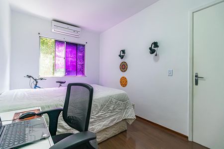 Quarto 1 de apartamento para alugar com 2 quartos, 58m² em Pechincha, Rio de Janeiro