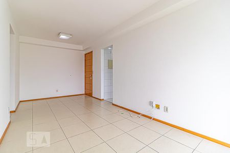 Sala de apartamento para alugar com 3 quartos, 76m² em Jacarepaguá, Rio de Janeiro