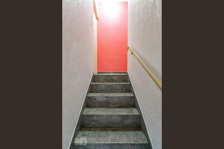 Escada de casa à venda com 3 quartos, 150m² em Jardim Santa Cecília, Guarulhos
