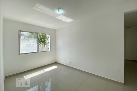 Sala de apartamento para alugar com 2 quartos, 45m² em Vossoroca, Votorantim