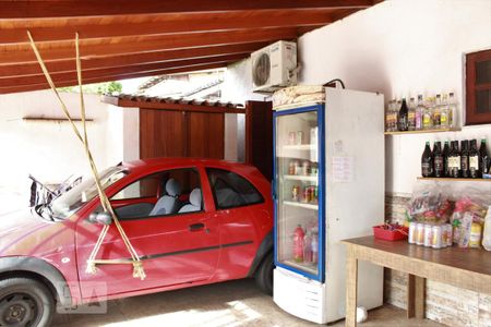 Garagem de casa à venda com 2 quartos, 70m² em Estância Velha, Canoas