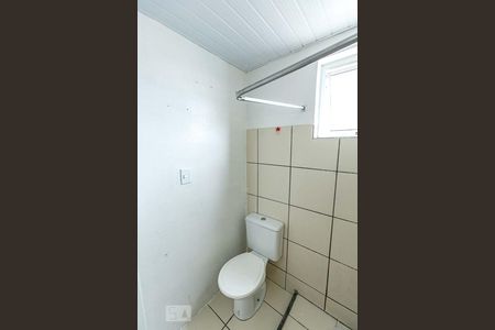 Banheiro de apartamento à venda com 2 quartos, 44m² em Glória, Porto Alegre
