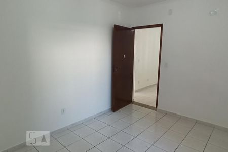 Quarto de casa para alugar com 1 quarto, 60m² em Vila Paulo Silas, São Paulo