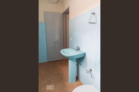 Banheiro da suíte de casa à venda com 2 quartos, 100m² em Vila Constança, São Paulo