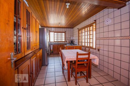 Cozinha  de casa à venda com 3 quartos, 258m² em Sarandi, Porto Alegre