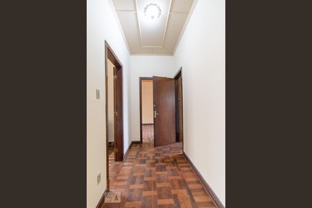Corredor de apartamento para alugar com 3 quartos, 132m² em Centro, Curitiba