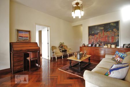 Corredor de casa à venda com 4 quartos, 750m² em Jardim Leonor, São Paulo