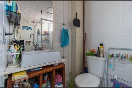 Banheiro de apartamento para alugar com 2 quartos, 40m² em Rubem Berta, Porto Alegre