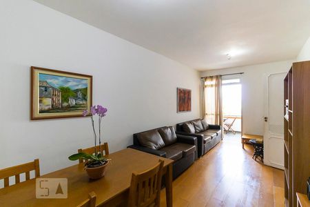 Apartamento à venda com 74m², 2 quartos e 1 vagaSala