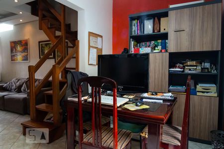 Sala de casa à venda com 3 quartos, 180m² em Campo Novo, Porto Alegre