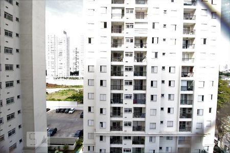 Vista da sacada da sala de apartamento para alugar com 2 quartos, 51m² em Vila Anastácio, São Paulo