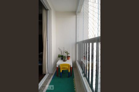 Sacada da sala  de apartamento para alugar com 2 quartos, 51m² em Vila Anastácio, São Paulo