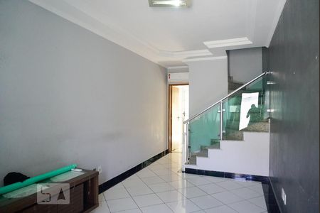 Sala de casa de condomínio para alugar com 2 quartos, 70m² em Vila Laís, São Paulo