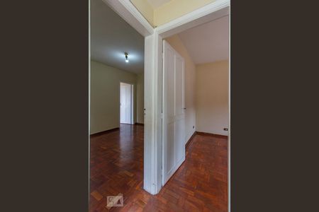 Hall Dormitórios de casa para alugar com 3 quartos, 100m² em Água Rasa, São Paulo
