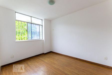 Quarto 2 de apartamento para alugar com 2 quartos, 54m² em Santa Rosa, Niterói