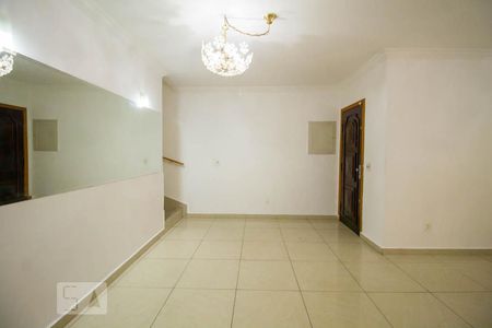 Sala de casa à venda com 5 quartos, 200m² em Vila Gumercindo, São Paulo