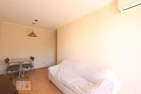 SALA de apartamento para alugar com 3 quartos, 80m² em Passo da Areia, Porto Alegre