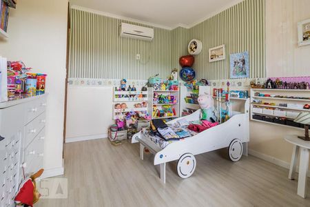 Dormitório de casa à venda com 3 quartos, 181m² em Campo Novo, Porto Alegre