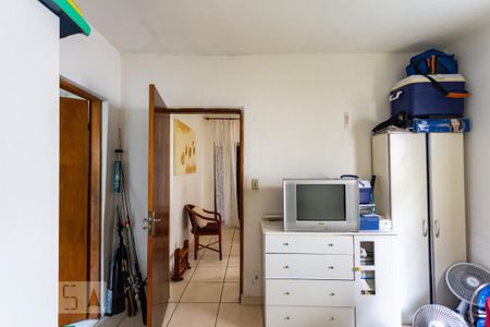 Suíte de casa para alugar com 6 quartos, 576m² em Vila Osasco, Osasco