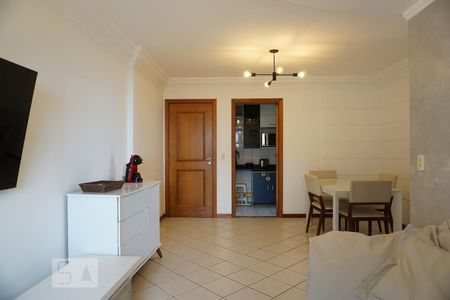 Sala de apartamento para alugar com 3 quartos, 99m² em Barra da Tijuca, Rio de Janeiro